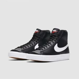 Nike Big Kid Blazer Mid ‘77 Black & White Sneakers